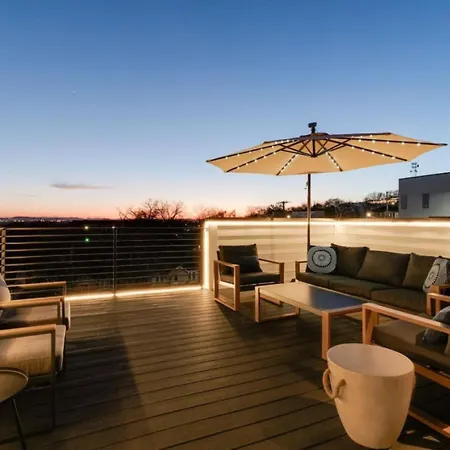 Luxury Home With Stunning Rooftop Views!